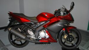 Yamaha R15 V5